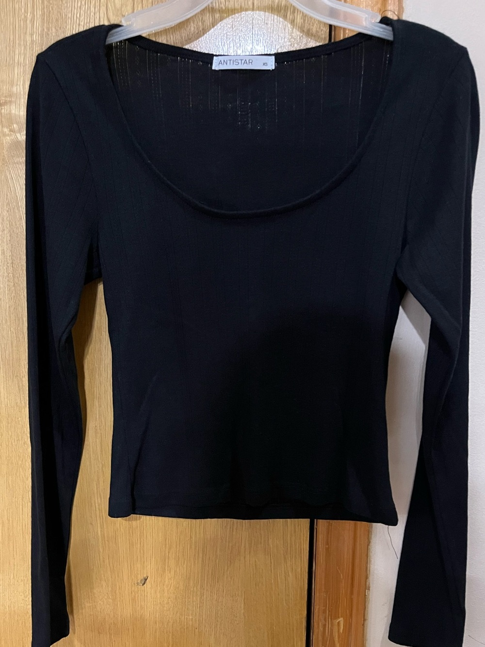Elegant Black Scoop Neck Long Sleeve Top (Size XS)